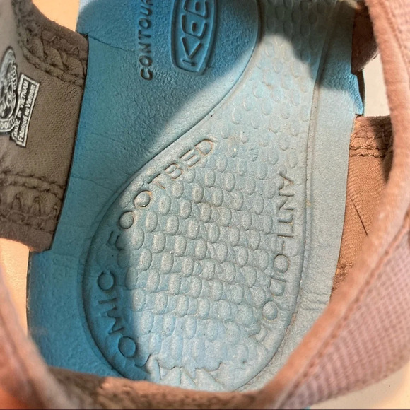 KEEN Sz 9 Anti-Odour Anatomic Footbed Waterproof Bungee Closure Outdoor Sandals - Picture 8 of 14